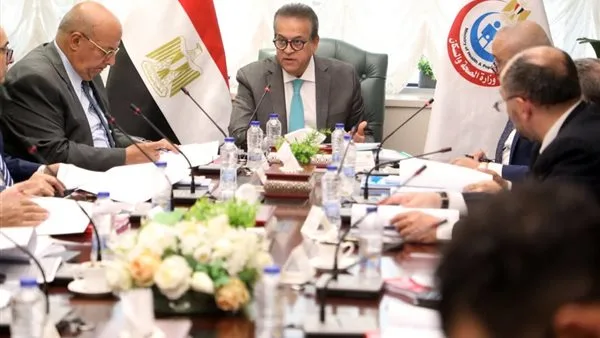 وزير الصحة يتفقد ميزانية صندوق تعويض مخاطر المهن الطبية وزير الصحة يتفقد ميزانية صندوق تعويض مخاطر المهن الطبية