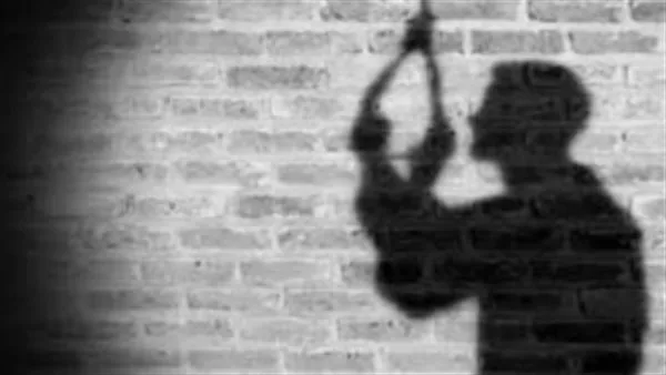 شاب يقوم بفعل مروع في منزله بأسوان.. تعرف على التفاصيل