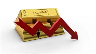 تراجع الذهب في الأسواق العالمية بسبب ضعف الدولار والمخاوف الجيوسياسية