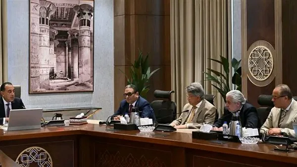 رئيس الوزراء يراقب آخر التطورات المتعلقة بإعداد افتتاح المتحف المصري الكبير.