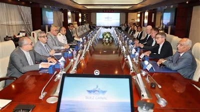 قناة السويس تنظم اجتماعًا شاملًا مع الاتحاد الدولي للتأمين البحري لمناقشة المستجدات في المنطقة قناة السويس تنظم اجتماعًا شاملًا مع الاتحاد الدولي للتأمين البحري لمناقشة المستجدات في المنطقة