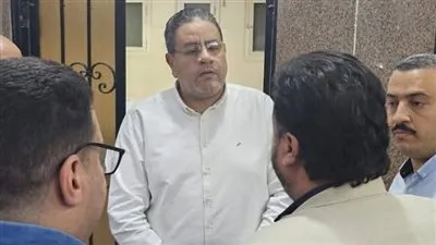 وكيل وزارة الصحة في المنوفية يتفقد حالة مرضى مستشفى قويسنا بعد انقطاع التيار الكهربائي وكيل وزارة الصحة في المنوفية يتفقد حالة مرضى مستشفى قويسنا بعد انقطاع التيار الكهربائي