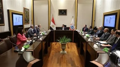 وزير الصحة يناقش توسيع برنامج تدريب الأطباء وإرسال فرق إلى ألمانيا لتطوير مهاراتهم وزير الصحة يناقش توسيع برنامج تدريب الأطباء وإرسال فرق إلى ألمانيا لتطوير مهاراتهم