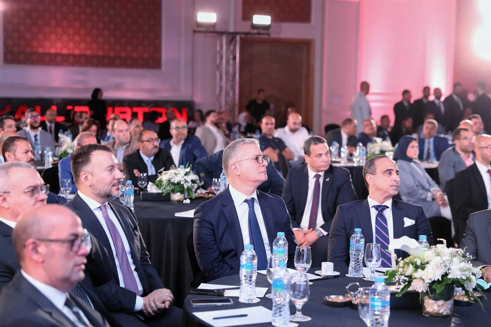 وزير البترول يثني على دور الذكاء الاصطناعي في تحسين كفاءة الإنتاج خلال احتفال هاليبرتون وزير البترول يثني على دور الذكاء الاصطناعي في تحسين كفاءة الإنتاج خلال احتفال هاليبرتون