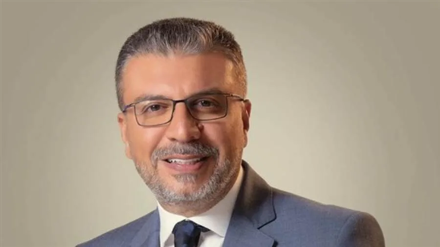 عمرو الليثي resumes filming his show after leaving the hospital. عمرو الليثي resumes filming his show after leaving the hospital.