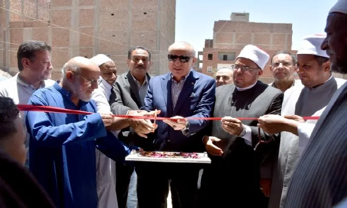 محافظ الأقصر ي inaugurates مسجد الحاج يوسف بدوي في حوض 18 ويشارك الأهالي في صلاة الجمعة