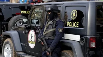 مصدر أمني ينفي صحة الفيديو الذي يظهر اعتداء شرطي على سائق سيارة.