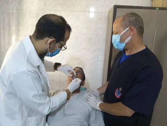 قافلة صحية مجانية في “البرشا” تتابع 1147 حالة وتوفر العلاج بدون تكلفة