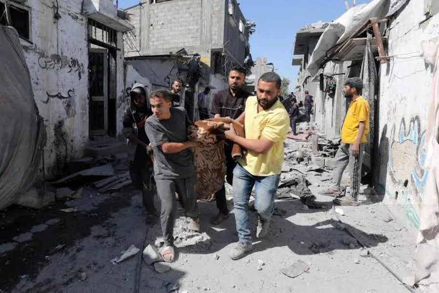 3 شهداء، من بينهم امرأة حامل، جراء قصف الاحتلال في وسط قطاع غزة 3 شهداء، من بينهم امرأة حامل، جراء قصف الاحتلال في وسط قطاع غزة