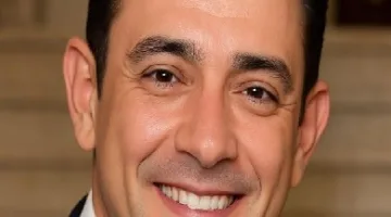 محامي أسرة شريف الدجوي: حادثة أحمد تثير تساؤلات بشأن رواية الانتحار، وشهود عيان أبلغوا عن سماع صوت شجار.
