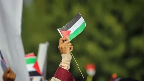 حماس تشيد بقرار بلدية برشلونة الإسبانية إنهاء علاقاتها مع إسرائيل حماس تشيد بقرار بلدية برشلونة الإسبانية إنهاء علاقاتها مع إسرائيل