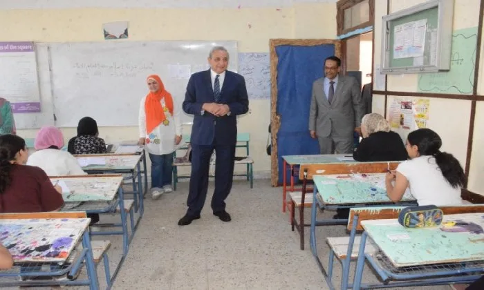 محافظ الغربية يقوم بجولة تفقدية على لجان امتحانات الإعدادية في انطلاقها الأول