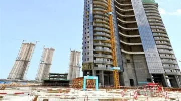 وزير الإسكان يقوم بجولة تفقدية في مدينة العلمين الجديدة