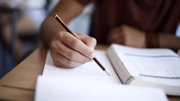 شكاوى بشأن قلة أسئلة نموذج (ج) في امتحان اللغة العربية للشهادة الإعدادية في القاهرة.. وزارة التعليم ترد شكاوى بشأن قلة أسئلة نموذج (ج) في امتحان اللغة العربية للشهادة الإعدادية في القاهرة.. وزارة التعليم ترد