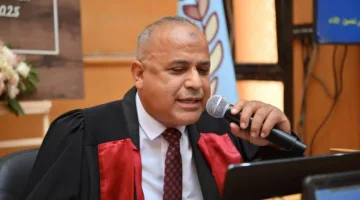 الباحث أحمد إبراهيم يحصل على درجة الماجستير من خلال دراسة تأثير أبعاد الحوكمة على الأداء المالي للجامعات