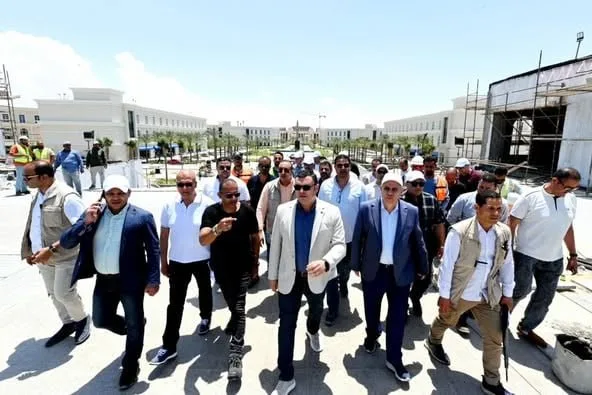 وزير الإسكان يزور موقع إنشاء كوبري C3 ومشروع سكن لجميع المصريين في العلمين الجديدة