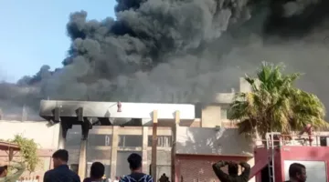 إطفاء حريق في أحد متاجر فاليو مول بالشروق