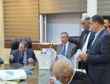 قائل عبارة “سنرتدي زي الجيش العربي ضد إسرائيل” يصبح نقيباً.. سيناريو “إبعاد الإسلاميين” يفشل في “نقابة المحامين” الأردنيين بعد استبعادهم من “نقابة الأطباء والصيادلة” وتهميشهم في “نقابة المهندسين” مع تصويت لصالح الخط الوطني.