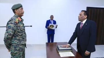 السودان: كامل إدريس يتولى منصب رئيس الوزراء بتأدية القسم أمام البرهان