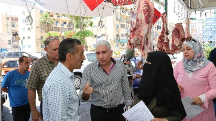 محافظ الإسماعيلية يوجه بعمليات التفتيش على مواقع الذبح ومتاجر اللحوم