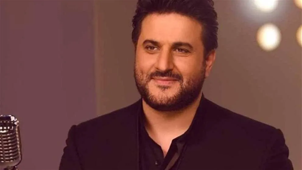 ابن ملحم زين مع جده في أحدث ظهور له بعد فترة غياب.. أصبح شابًا طويل القامة. ابن ملحم زين مع جده في أحدث ظهور له بعد فترة غياب.. أصبح شابًا طويل القامة.