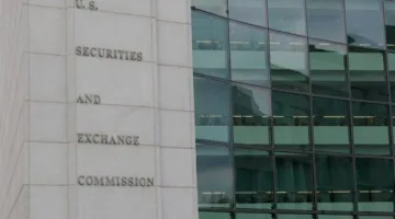 الهيئة الأمريكية لسوق المال تضع استراتيجية لتثبيت الميزانية وتقليص عدد العاملين