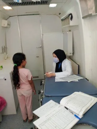 فحص 608 مواطنين في اليوم الأول من القافلة الطبية في مدينة المستقبل بالإسماعيلية