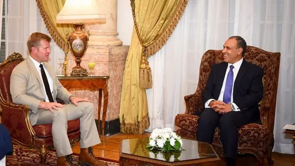 وزير الخارجية يجتمع مع السيناتور عضو لجنة الخدمات المسلحة في مجلس الشيوخ الأمريكي وزير الخارجية يجتمع مع السيناتور عضو لجنة الخدمات المسلحة في مجلس الشيوخ الأمريكي