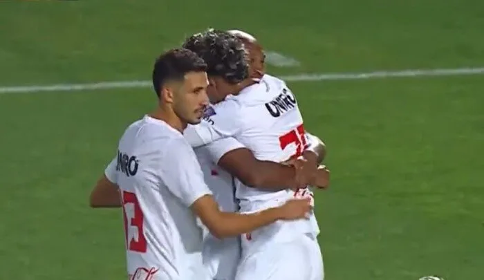 بمهارة “شيكابالا”.. محمد السيد يحرز الهدف الثاني للزمالك في مرمى فاركو في الدوري (فيديو) بمهارة “شيكابالا”.. محمد السيد يحرز الهدف الثاني للزمالك في مرمى فاركو في الدوري (فيديو)
