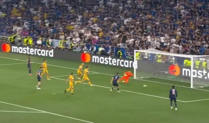 نهائي دوري أبطال أوروبا: أشرف حكيمي يحرز الهدف الأول لباريس سان جيرمان أمام إنتر ميلان (فيديو) نهائي دوري أبطال أوروبا: أشرف حكيمي يحرز الهدف الأول لباريس سان جيرمان أمام إنتر ميلان (فيديو)