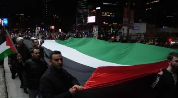 “غزة المقاومة” .. تظاهرة في إسطنبول دعماً للفلسطينيين