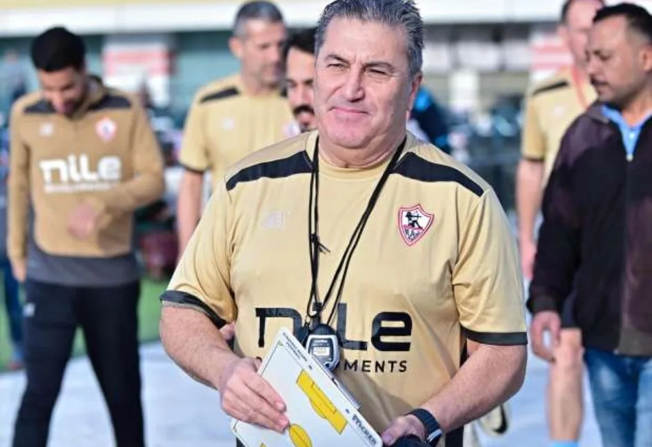 الغندور: بيسير لا يرى سوى 14 لاعبا يصلحون للمشاركة في الزمالك الغندور: بيسير لا يرى سوى 14 لاعبا يصلحون للمشاركة في الزمالك