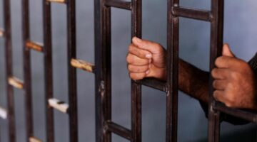 حبس المعلم المتهم بالتحرش بـ13 طالبة في الوادي الجديد لمدة 4 أيام لاستكمال التحقيقات