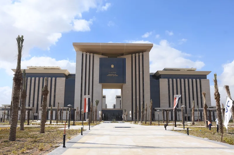وزارة الخارجية تتابع موقف السفينة التي تقل بحارة مصريين قبالة السواحل الإماراتية وزارة الخارجية تتابع موقف السفينة التي تقل بحارة مصريين قبالة السواحل الإماراتية