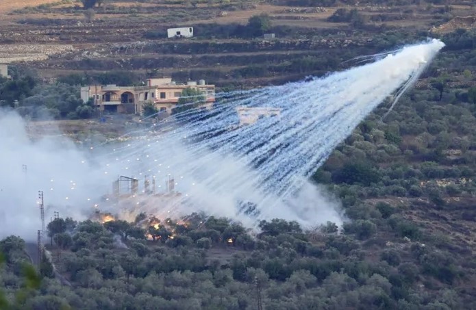 انفجار الوضع في السويداء مجددا.. اشتباكات وقصف بالهاون انفجار الوضع في السويداء مجددا.. اشتباكات وقصف بالهاون