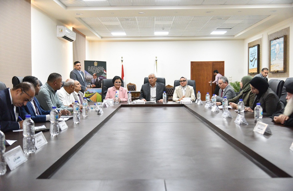 الصحة تشيد بجهود الوادي الجديد في تنفيذ خطة تحسين الخصائص السكانية الصحة تشيد بجهود الوادي الجديد في تنفيذ خطة تحسين الخصائص السكانية