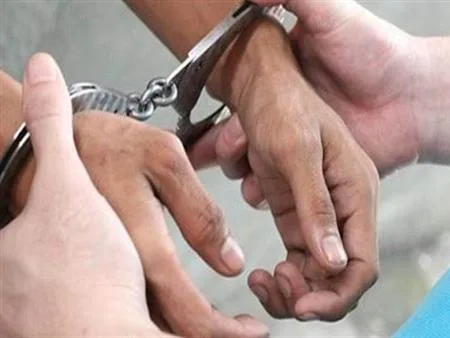 حبس المتهم بمساعدة والدته بقتل زوجها ودفنه في شقة منذ 8 أعوام بالإسكندرية حبس المتهم بمساعدة والدته بقتل زوجها ودفنه في شقة منذ 8 أعوام بالإسكندرية