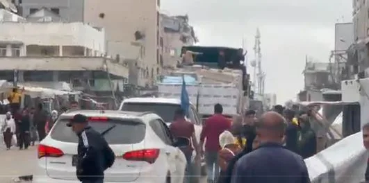إعلام إسرائيلي: عبور شاحنات مساعدات إنسانية إلى قطاع غزة اليوم إعلام إسرائيلي: عبور شاحنات مساعدات إنسانية إلى قطاع غزة اليوم