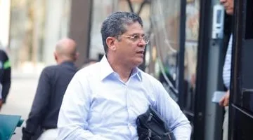 أيمن الرمادى يصل الزمالك ويعقد جلسة مع مجلس الإدارة