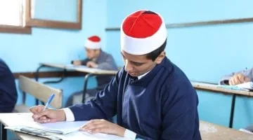 طلاب أولى وثانية أزهر يختتمون اليوم امتحاناتهم في الكيمياء والتاريخ