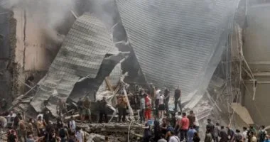 استشهاد أكثر من 20 فلسطينيًا جراء غارة جوية إسرائيلية على مدرسة في مدينة غزة