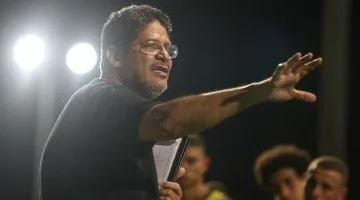 أيمن الرمادى يتمسك بـ"بيبو" في الجهاز المعاون بالزمالك