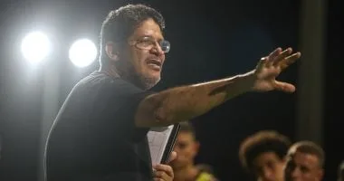 أيمن الرمادى يتمسك بـ"بيبو" في الجهاز المعاون بالزمالك أيمن الرمادى يتمسك بـ"بيبو" في الجهاز المعاون بالزمالك
