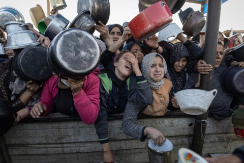 رئيس الهيئة الدولية لدعم الشعب الفلسطيني: إسرائيل تؤجل المفاوضات لفرض شروط قسرية على قطاع غزة.