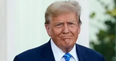 خد 1000 دولار وارجع بلدك.. ترامب يشجع المهاجرين على الرحيل من أمريكا خد 1000 دولار وارجع بلدك.. ترامب يشجع المهاجرين على الرحيل من أمريكا