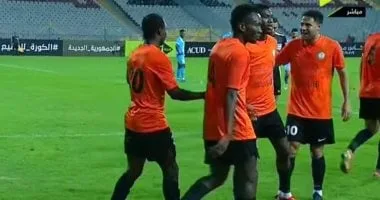 بيراميدز ضيفا ثقيلا على البنك الأهلي الليلة لتأمين صدارة الدوري بيراميدز ضيفا ثقيلا على البنك الأهلي الليلة لتأمين صدارة الدوري