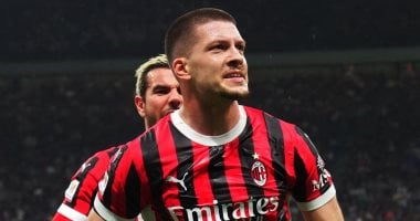 ميلان يتحدى جنوى لمواصلة التقدم فى جدول ترتيب الدوري الإيطالي ميلان يتحدى جنوى لمواصلة التقدم فى جدول ترتيب الدوري الإيطالي