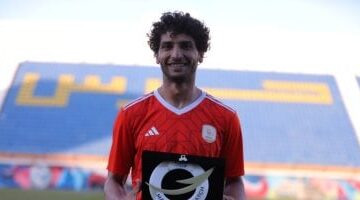 عمرو ناصر يحصل على جائزة أفضل لاعب فى مباراة فاركو وبيراميدز