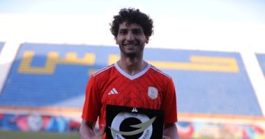 عمرو ناصر يحصل على جائزة أفضل لاعب فى مباراة فاركو وبيراميدز عمرو ناصر يحصل على جائزة أفضل لاعب فى مباراة فاركو وبيراميدز
