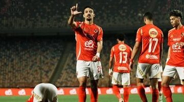 15 دقيقة.. الأهلى يتقدم على حرس الحدود بهدف طاهر.. صور